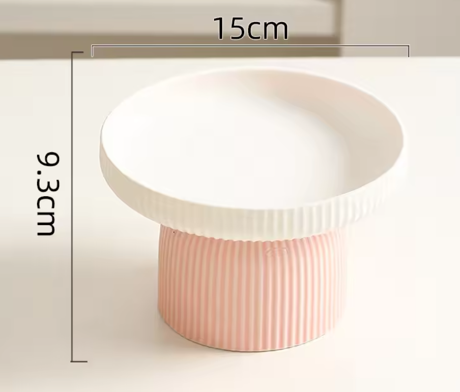 Elevated Pet Feeding Station