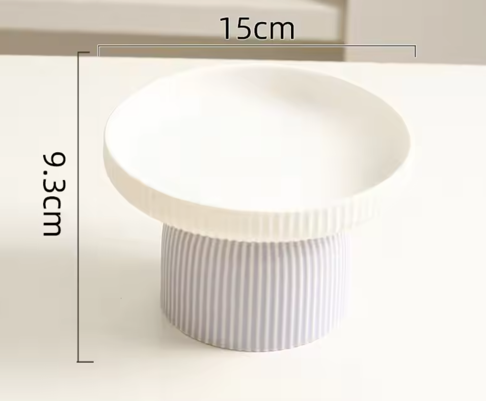 Elevated Pet Feeding Station